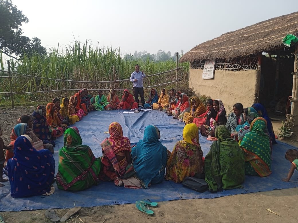 Discussion with women on group management Pearl Bagaha